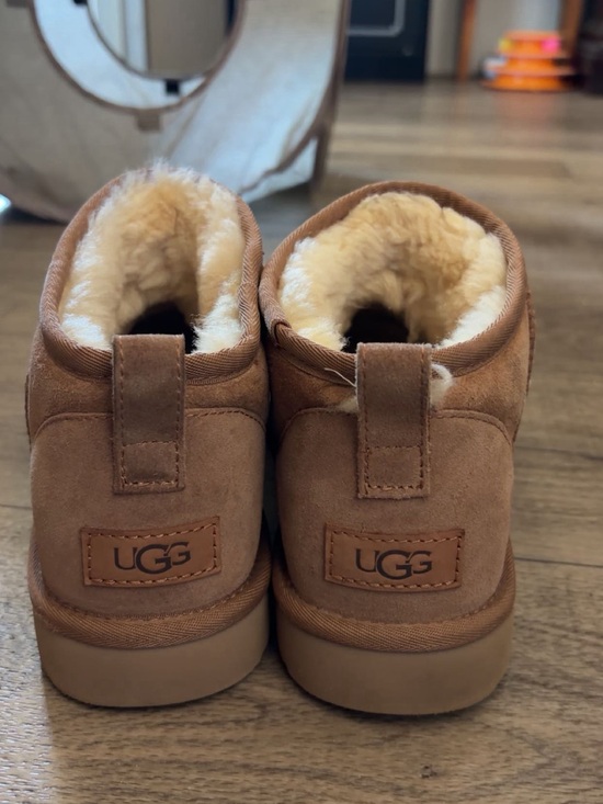 Uggs size 10 Ankle Boot - Chestnut Brown: new in box ( small defect last pic) main image 2